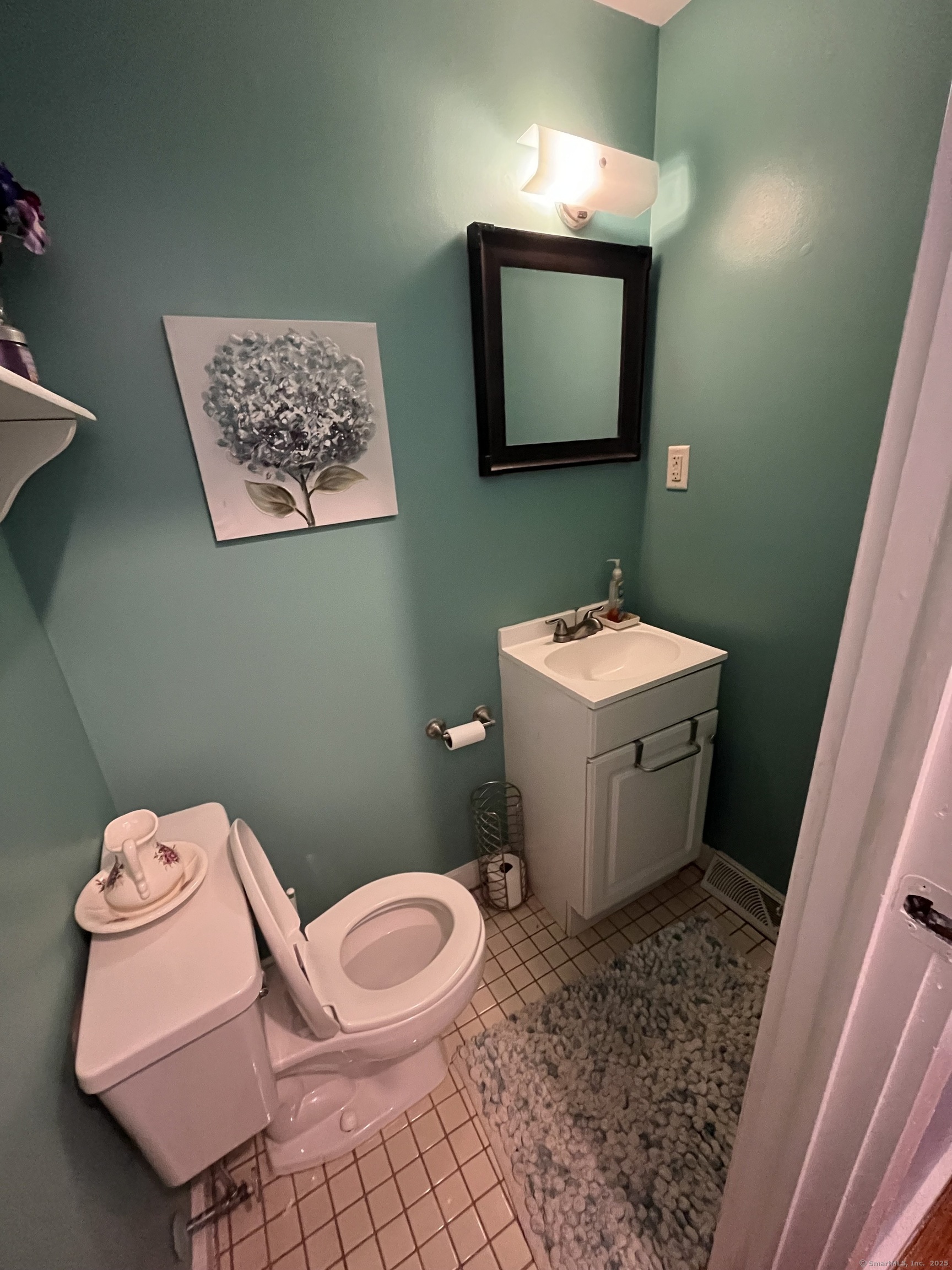 96 Harding, West Haven, Connecticut 06516