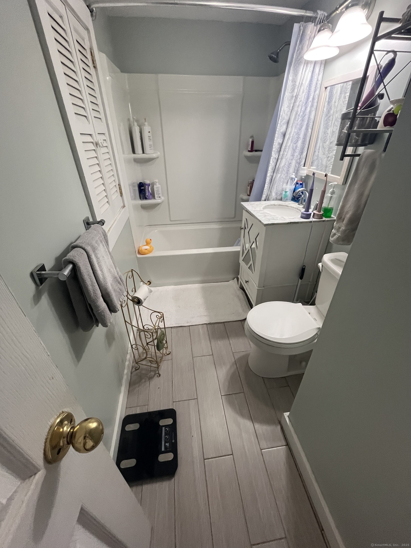 96 Harding, West Haven, Connecticut 06516