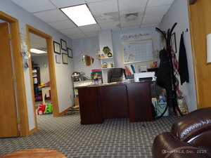 Homes for sale in Avon, CT | 20 Avon Meadow St #210, Avon, CT 06001 | MLS# 24079473