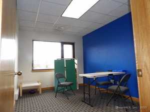 Homes for sale in Avon, CT | 20 Meadow Farms Suite 240 Ln, Avon, CT 06001 | MLS# 24079496