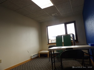 Homes for sale in Avon, CT | 20 Meadow Farms Suite 240 Ln, Avon, CT 06001 | MLS# 24079496