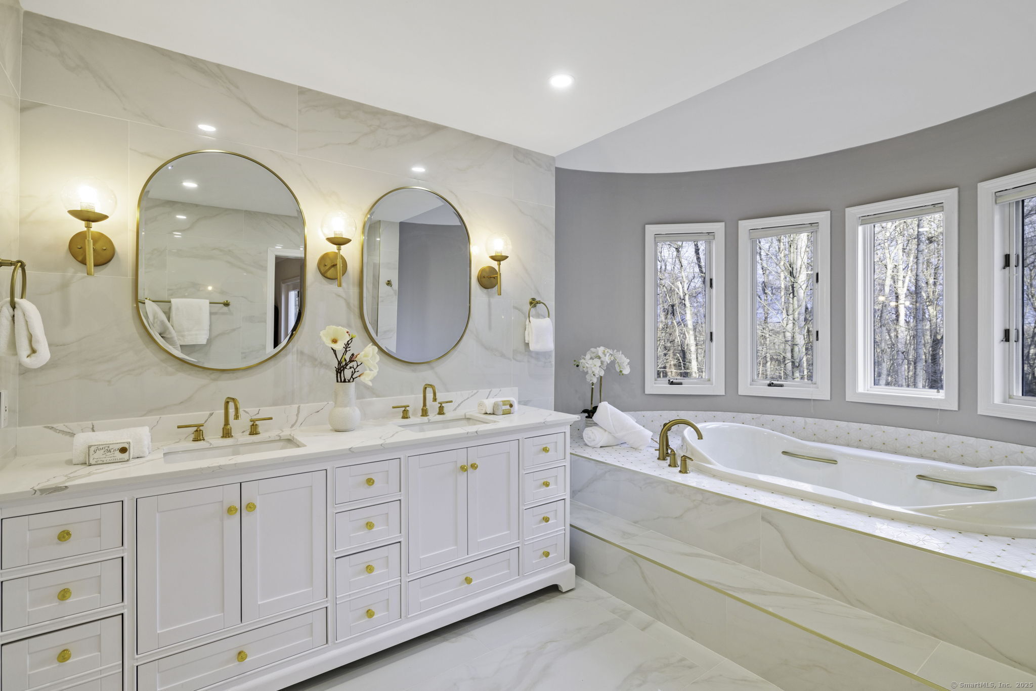 215 Paddock Hill, Fairfield, Connecticut 06824