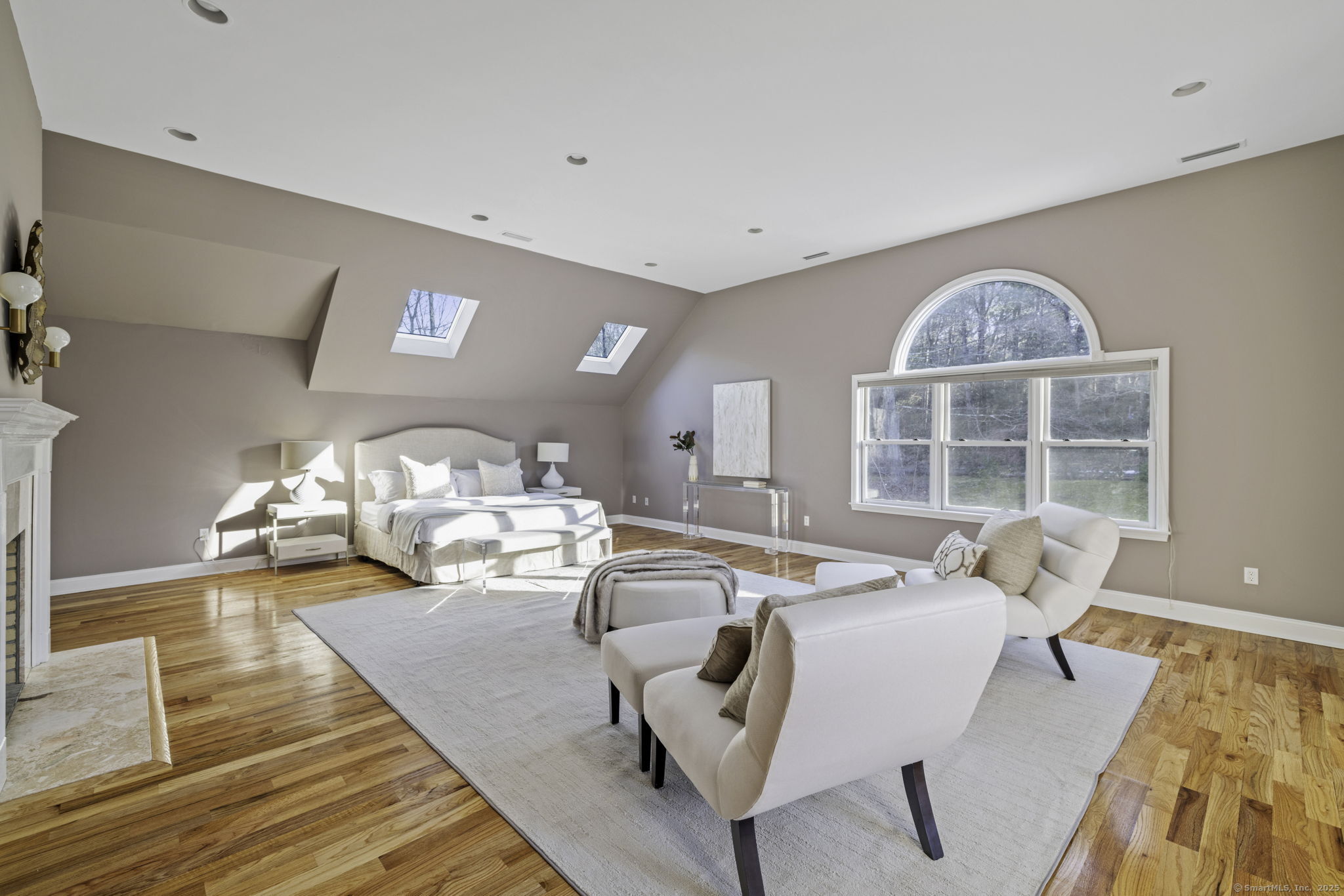 215 Paddock Hill, Fairfield, Connecticut 06824