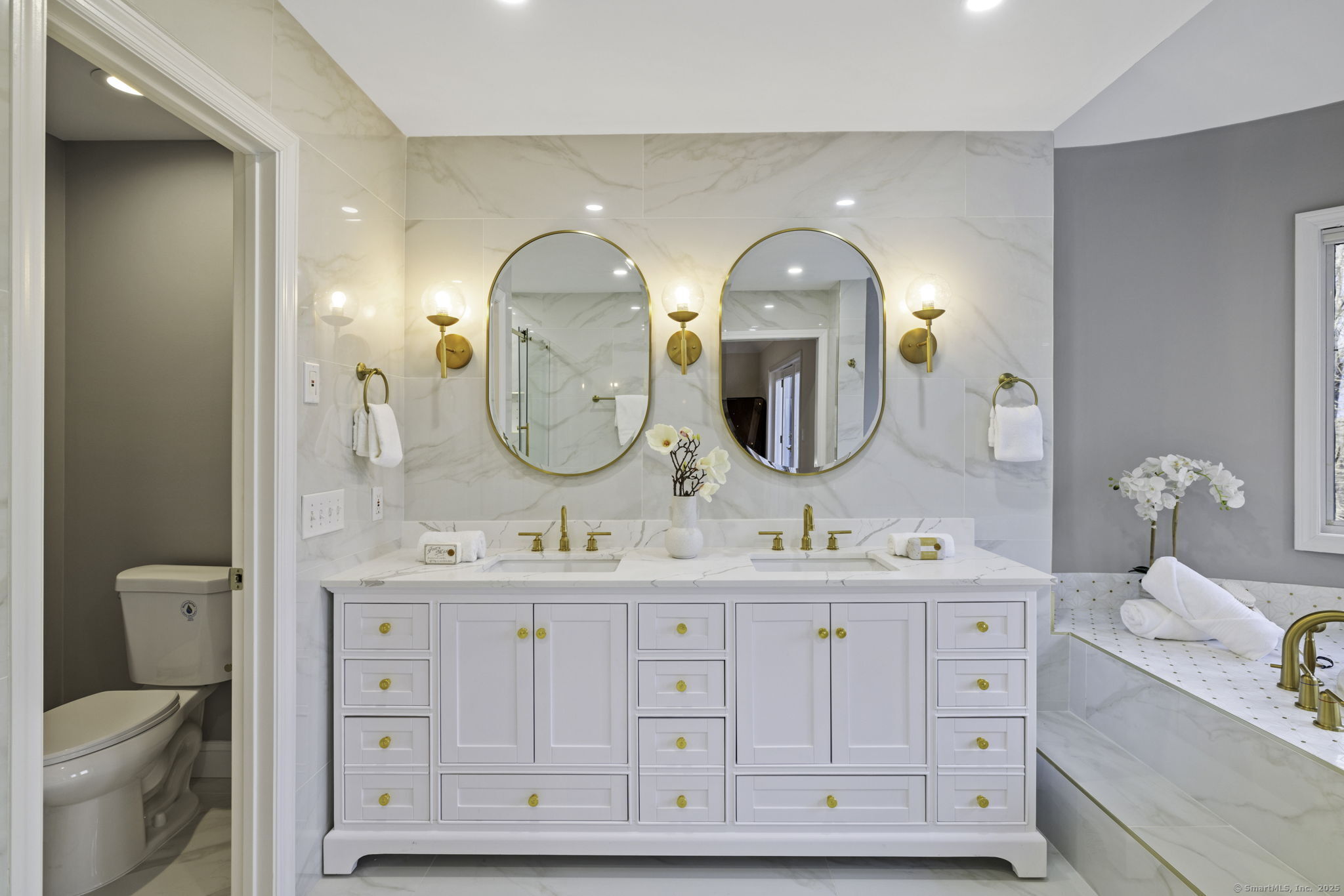 215 Paddock Hill, Fairfield, Connecticut 06824