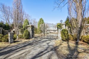123 Lake Drive
