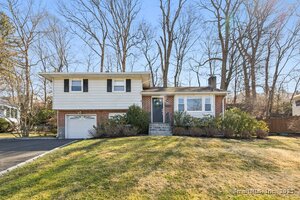 90 Wood Ridge Drive