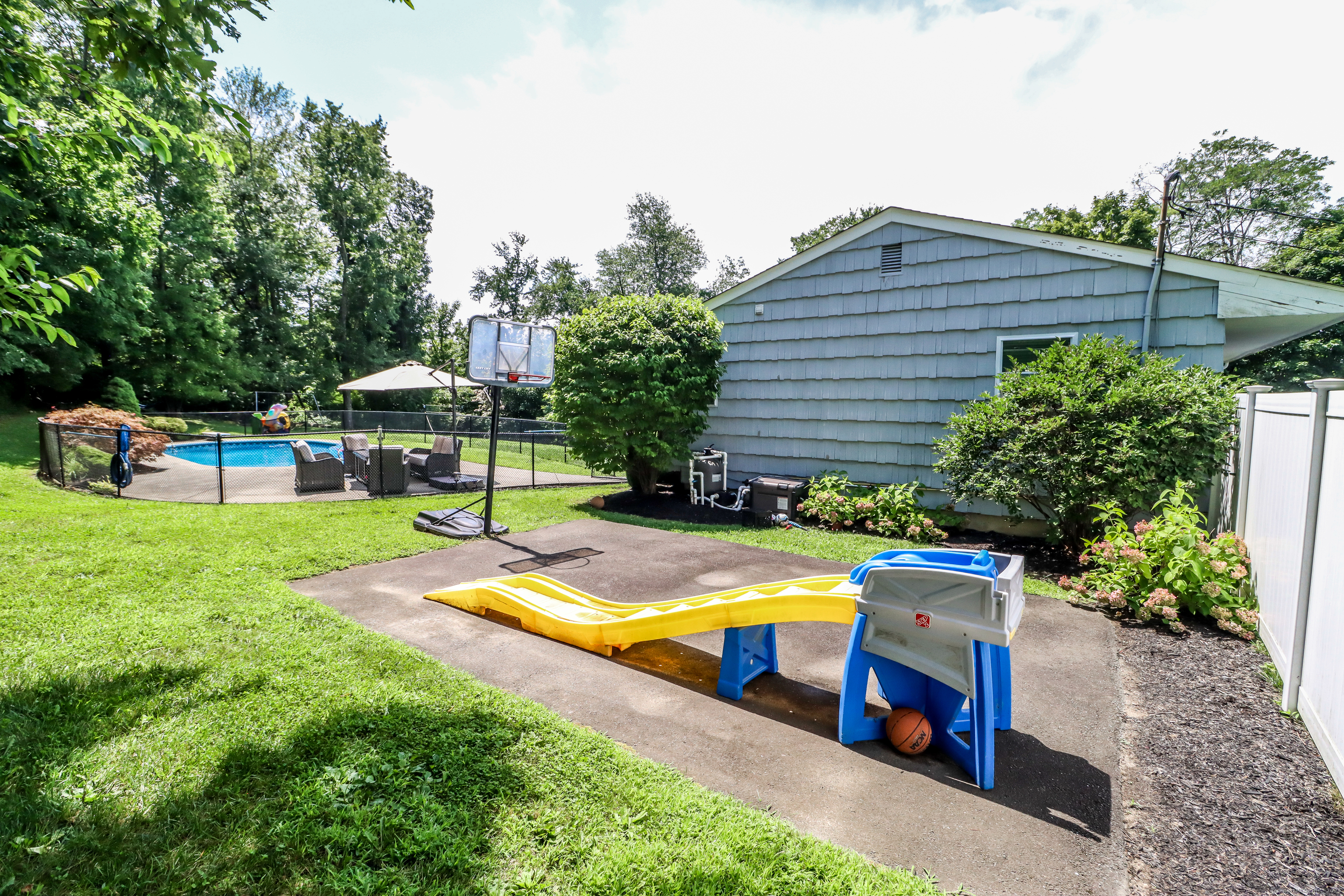 3 N Pleasant, Brookfield, Connecticut 06804