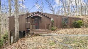 Homes for sale in Southbury, CT | 683 Berkshire Rd, Southbury, CT 06488 | MLS# 24075862