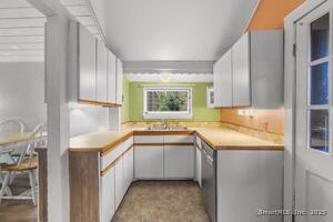 Homes for sale in Southbury, CT | 683 Berkshire Rd, Southbury, CT 06488 | MLS# 24075862