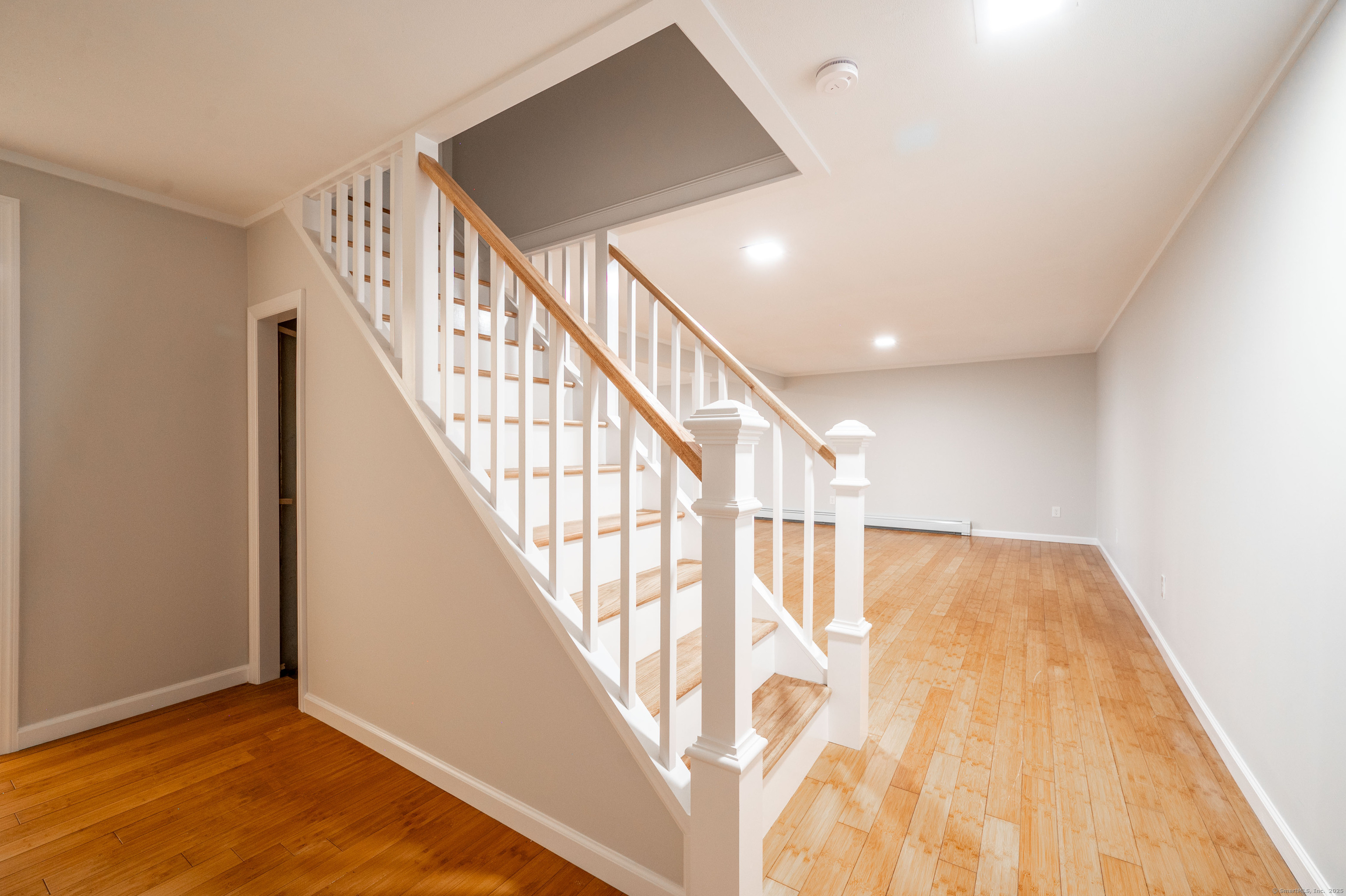 2 Old Middle, Brookfield, Connecticut 06804