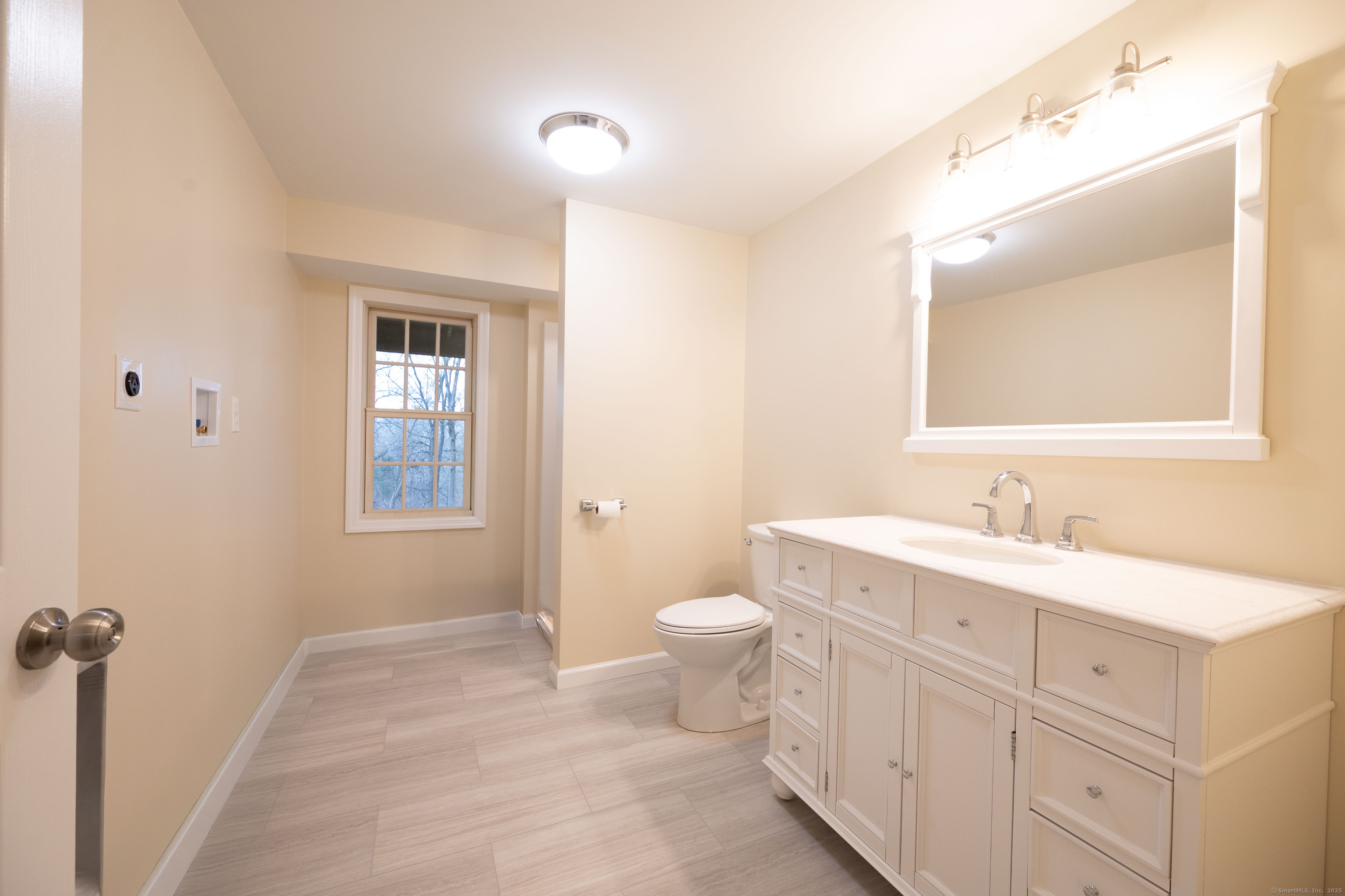 2 Old Middle, Brookfield, Connecticut 06804
