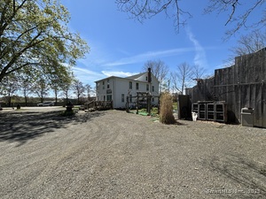 Homes for sale in Clinton, CT | 129 W Main St, Clinton, CT 06413 | MLS# 24062532