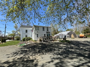 Homes for sale in Clinton, CT | 129 W Main St, Clinton, CT 06413 | MLS# 24062532