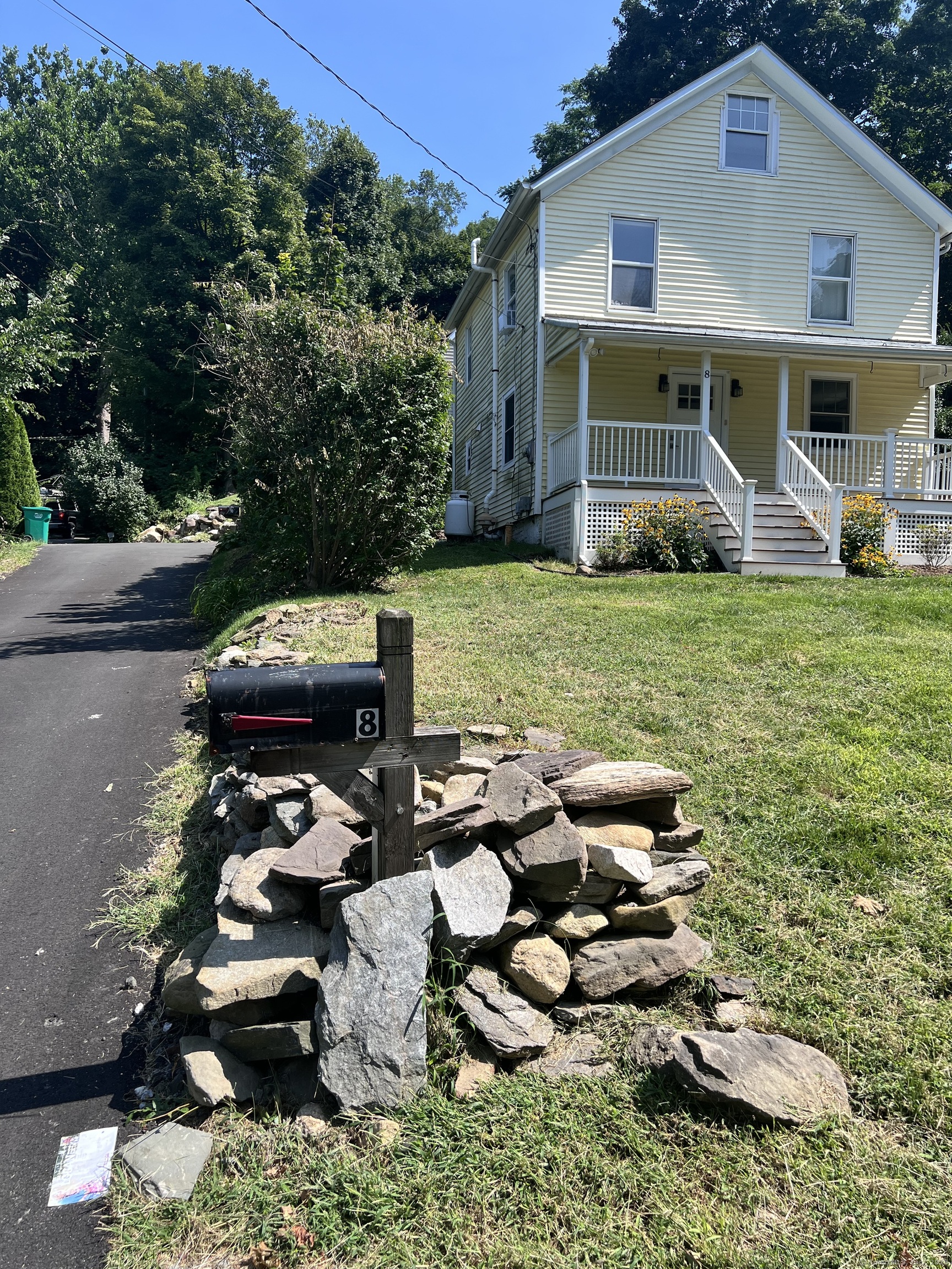 8 Violet Hill, New Milford, Connecticut 06776