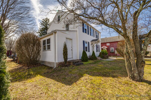 Homes for sale in Guilford, CT | 1054 Boston Post Rd, Guilford, CT 06437 | MLS# 24082678