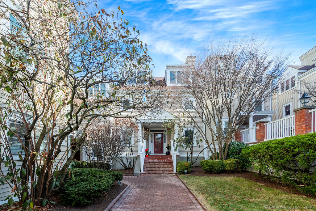 51 Forest Avenue, Greenwich, Connecticut photo 1