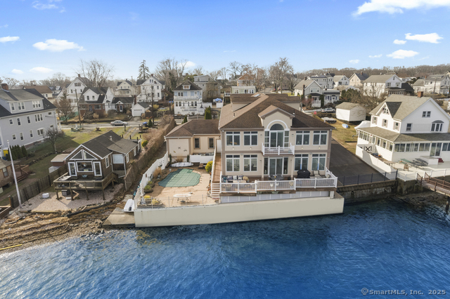 Exterior view of 114 Cove St, New Haven