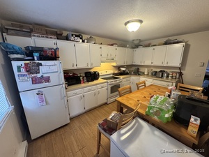 Homes for sale in Waterbury, CT | 519 Scott Rd #APT 60, Waterbury, CT 06705 | MLS# 24084436