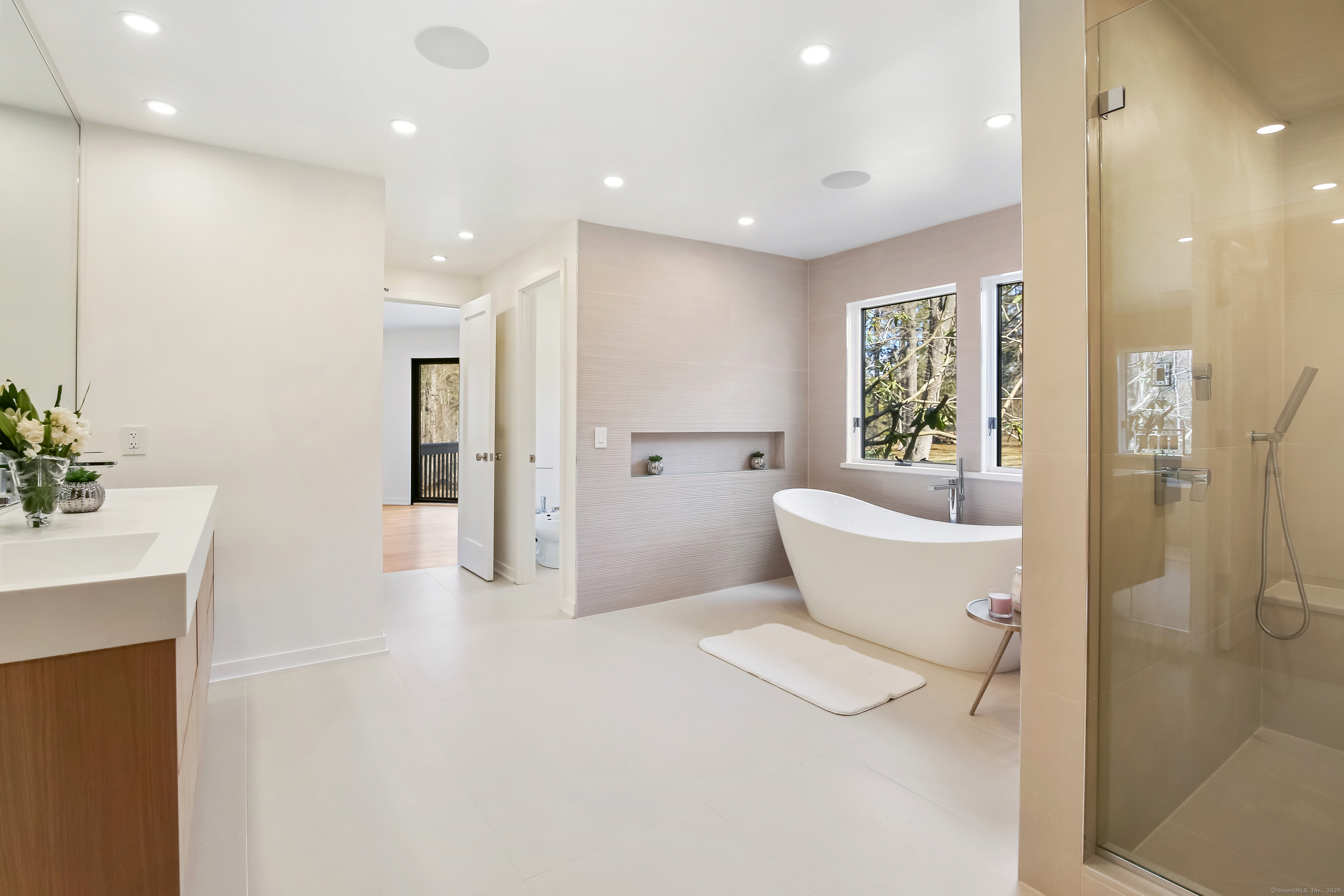 69 Taconic, Greenwich, Connecticut 06831