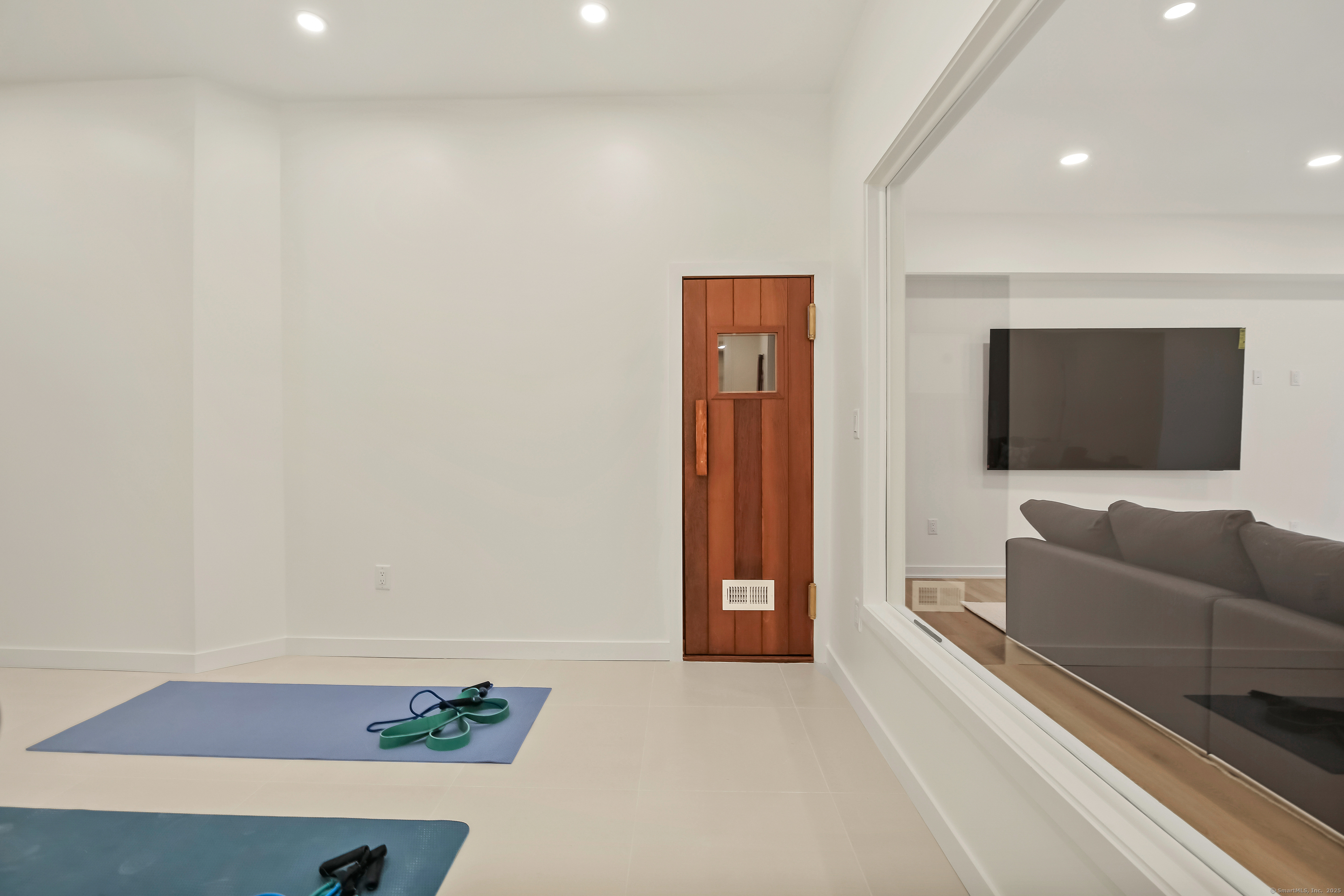 69 Taconic, Greenwich, Connecticut 06831