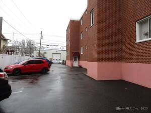 Homes for sale in Norwalk, CT | 4 Van Zant St #A2, Norwalk, CT 06855 | MLS# 24084818