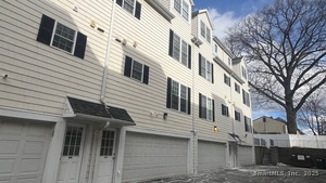 42 Stuart Avenue, Unit APT B4
