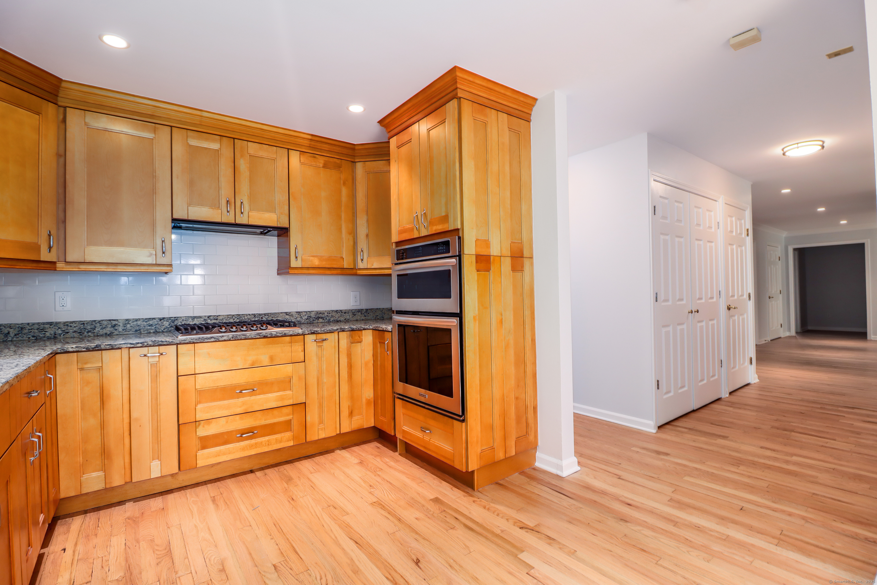 73A Long Meadow Hill, Brookfield, Connecticut 06804
