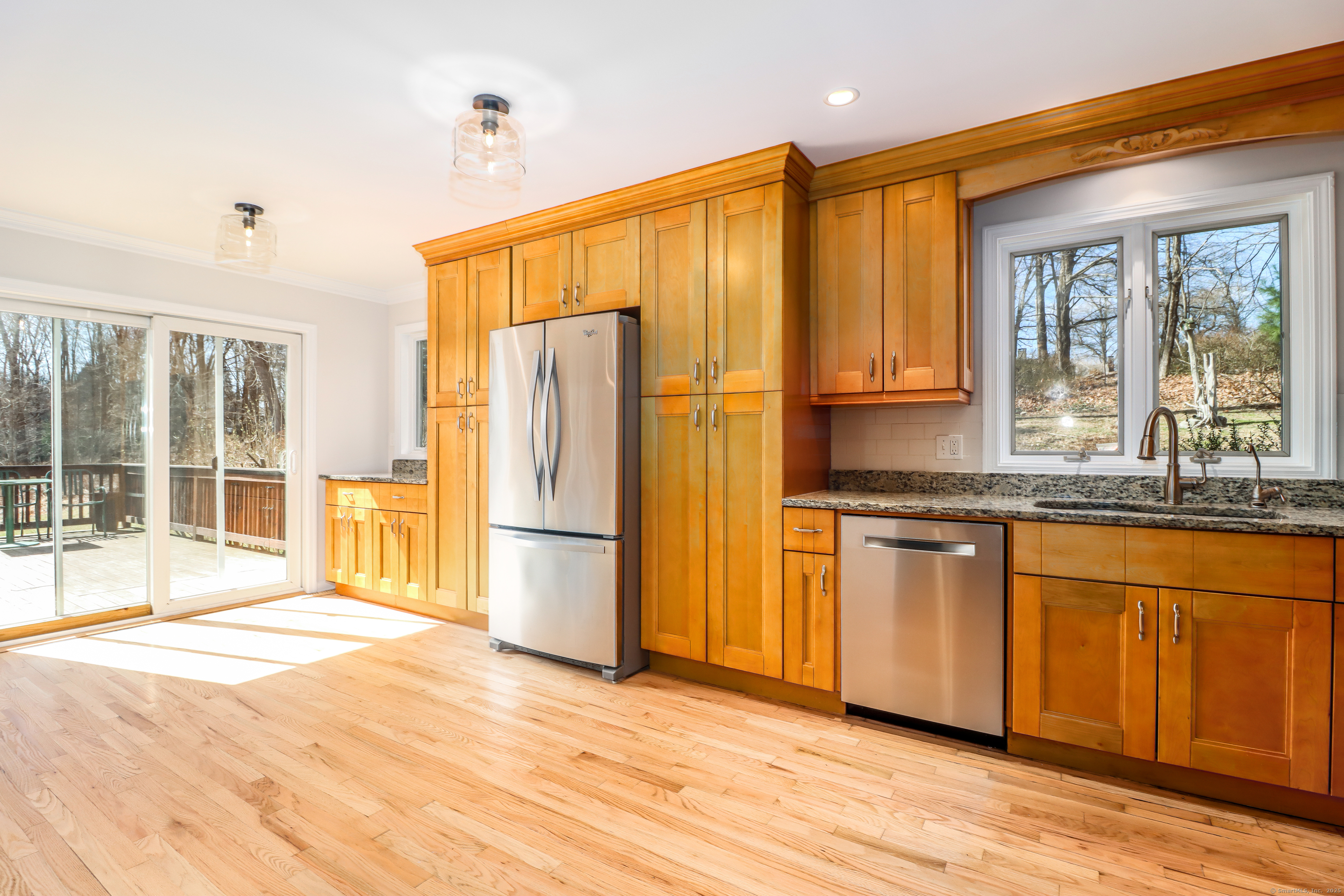 73A Long Meadow Hill, Brookfield, Connecticut 06804