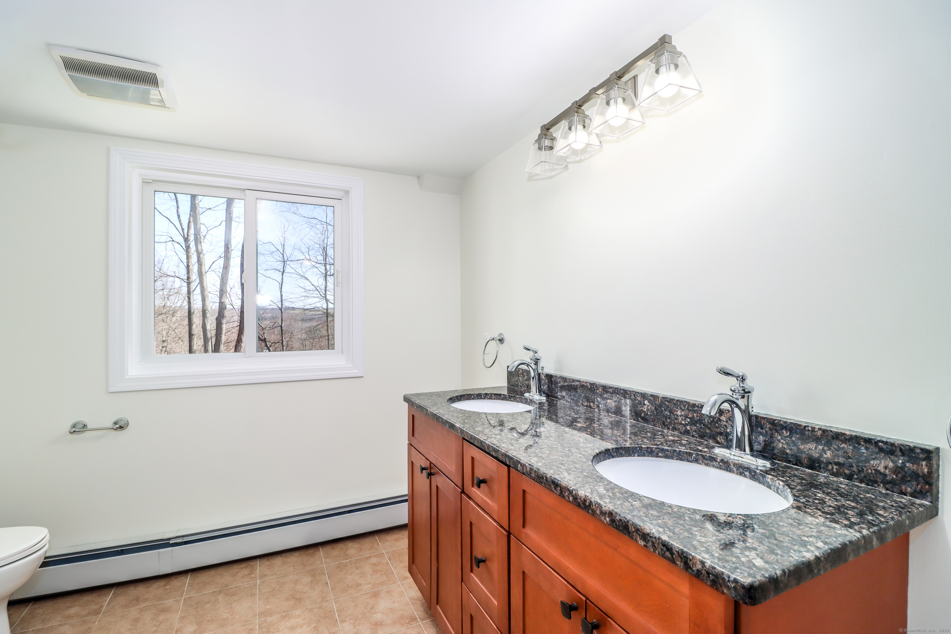 73A Long Meadow Hill, Brookfield, Connecticut 06804