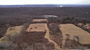 Homes for sale in East Hampton, CT | 139 Chestnut Hill Rd, East Hampton, CT 06424 | MLS# 24081504