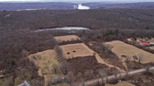 Homes for sale in East Hampton, CT | 139 Chestnut Hill Rd, East Hampton, CT 06424 | MLS# 24081504