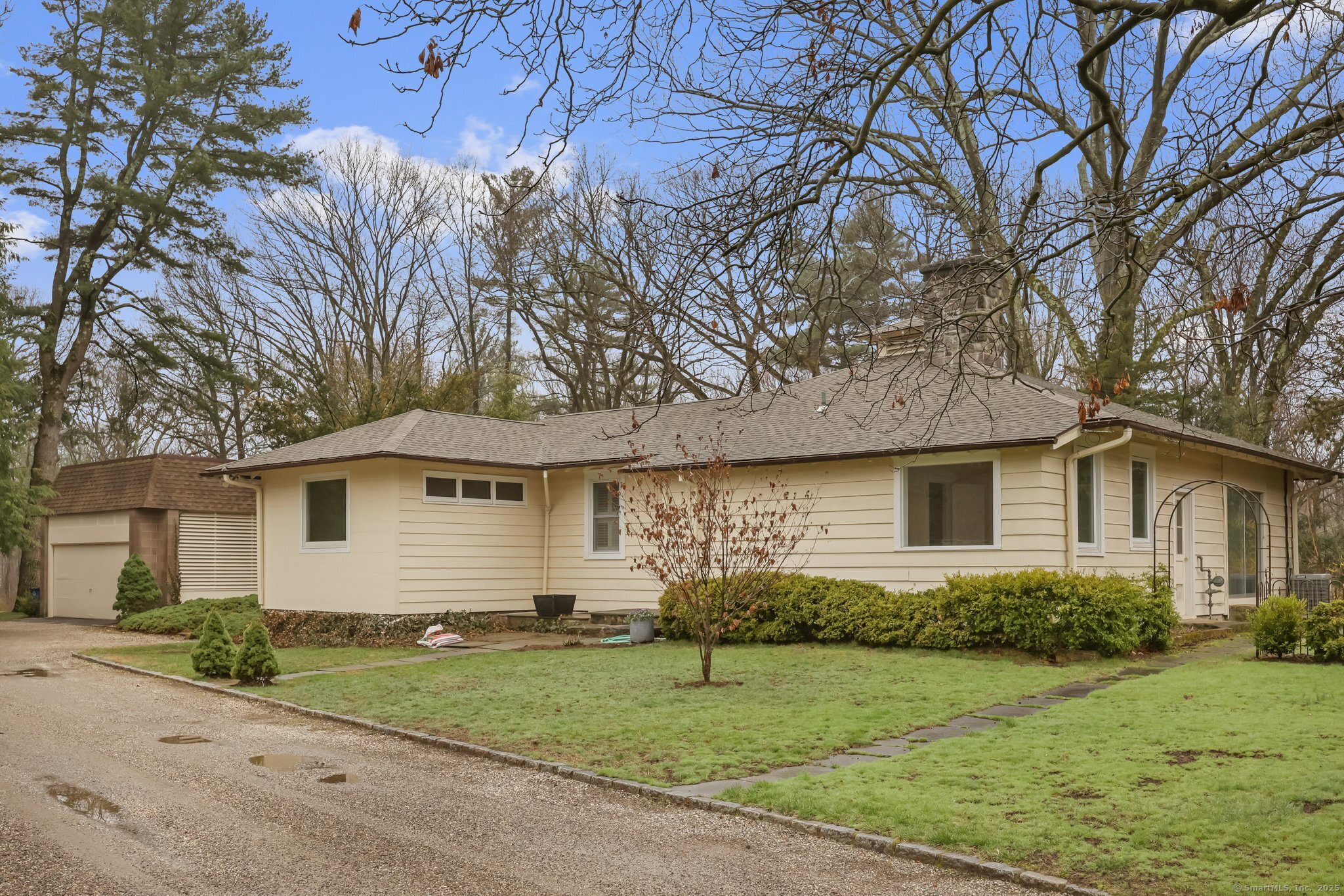127 Weaver Street, Greenwich, Connecticut photo 1