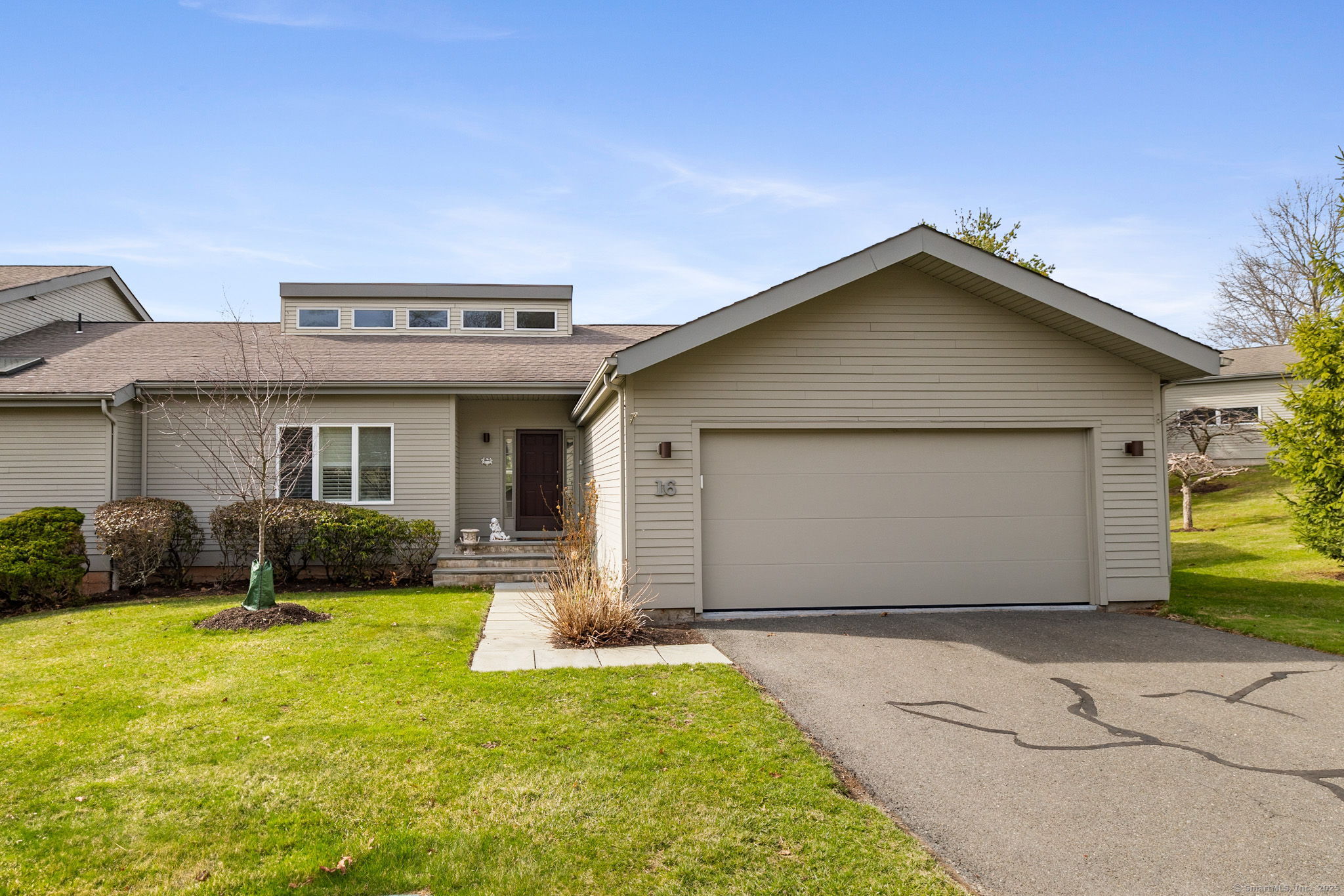 16 Thistle Hollow Avon CT