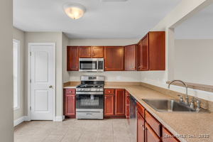 Homes for sale in East Lyme, CT | 15 Freedom Way #92, East Lyme, CT 06357 | MLS# 24064091