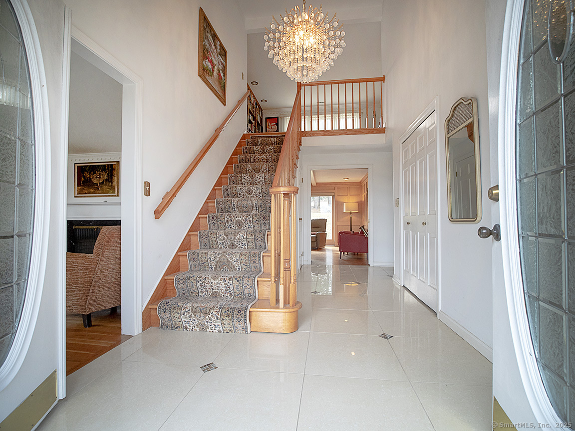 10 Edgehill, Woodbridge, Connecticut 06525