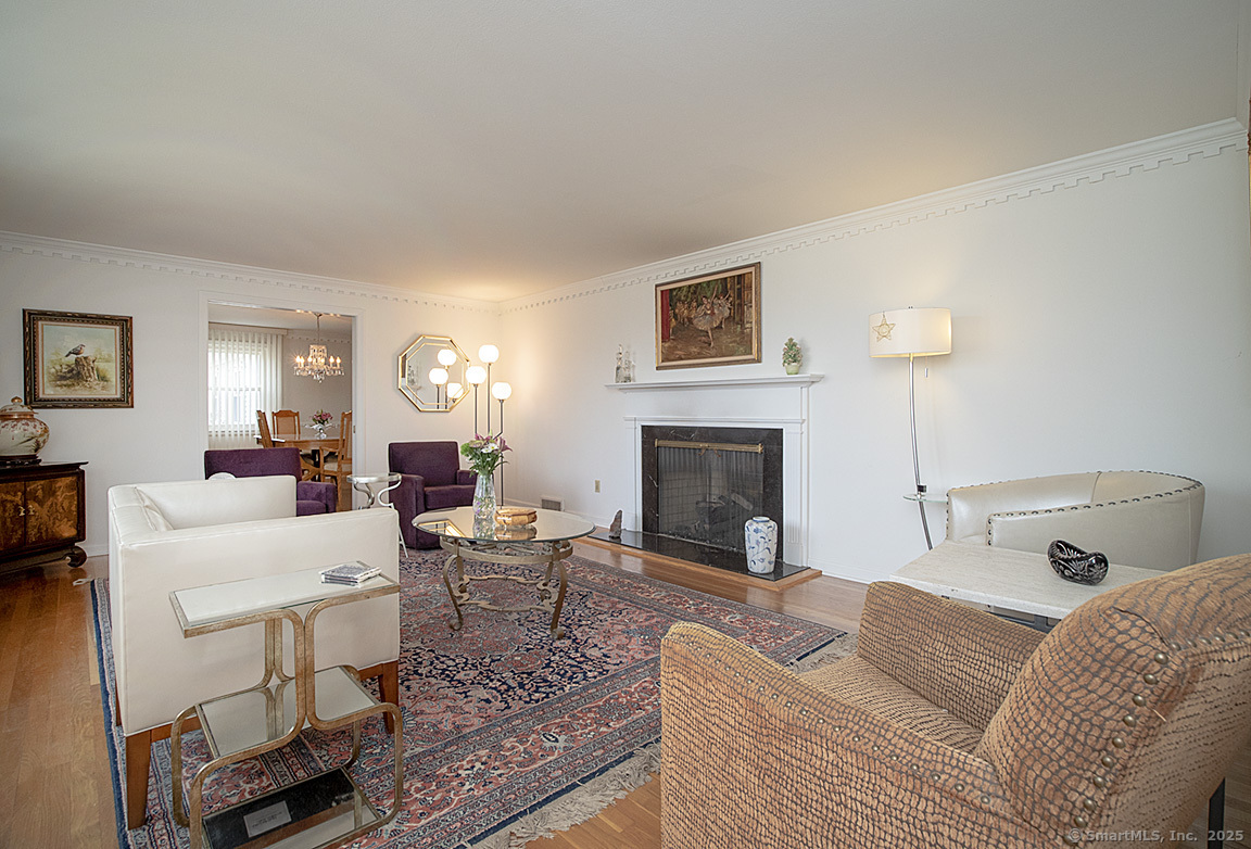 10 Edgehill, Woodbridge, Connecticut 06525