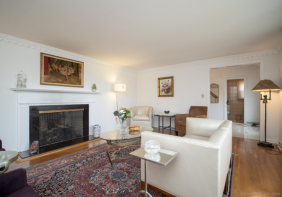10 Edgehill, Woodbridge, Connecticut 06525