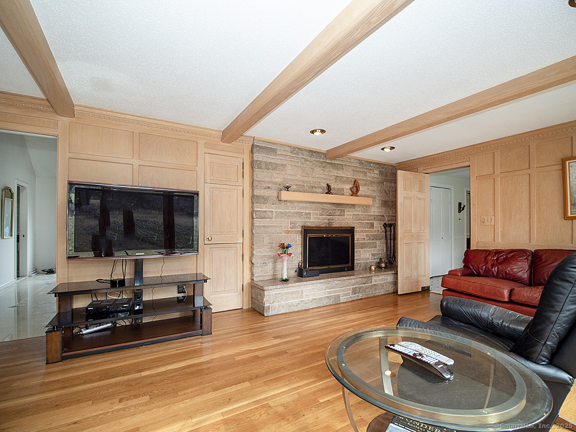 10 Edgehill, Woodbridge, Connecticut 06525