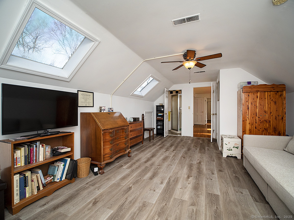 10 Edgehill, Woodbridge, Connecticut 06525