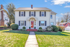 8 Old Saugatuck Road