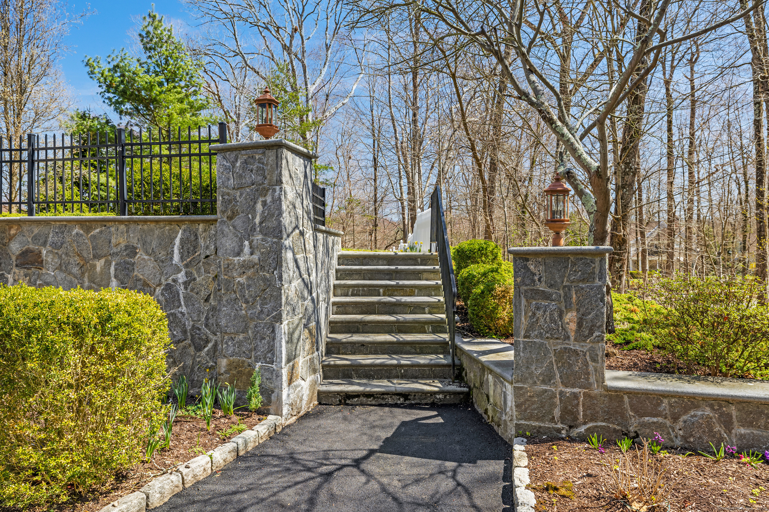 139 Jelliff Mill, New Canaan, Connecticut 06840