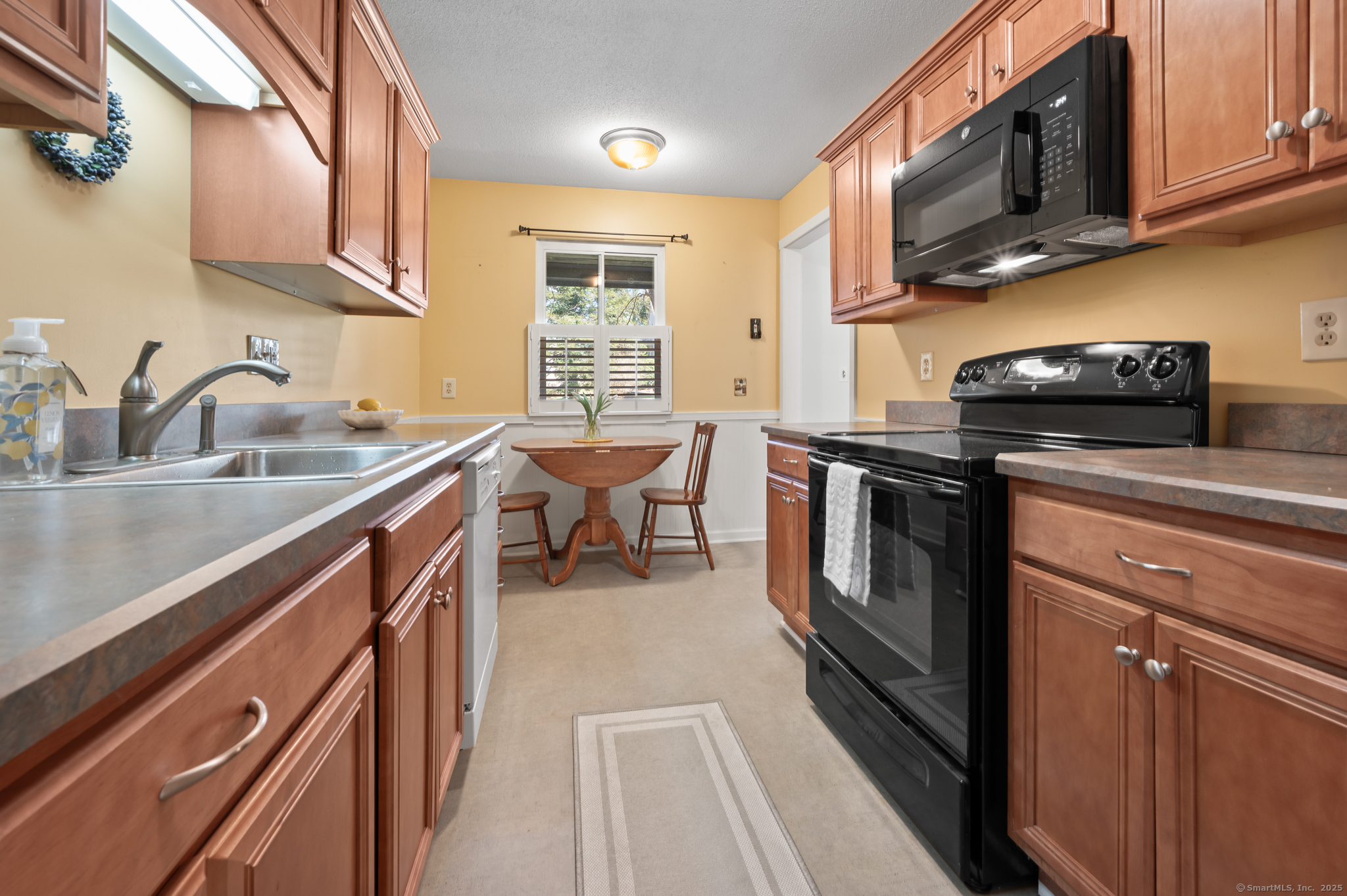 405 Heritage, Southbury, Connecticut 06488
