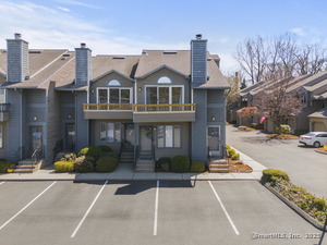 15 Perry Avenue, Unit B2
