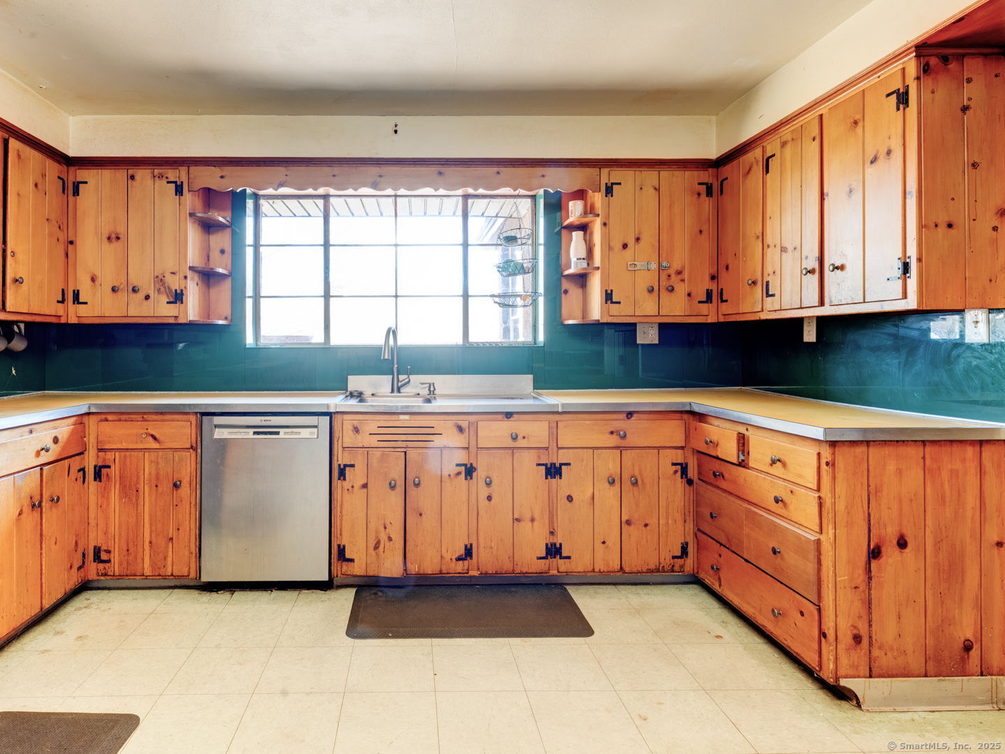 111 Simms, Berlin, 06037, 4 Bedrooms Bedrooms, ,3 BathroomsBathrooms,Single Family For Sale,For Sale,Simms,24087644