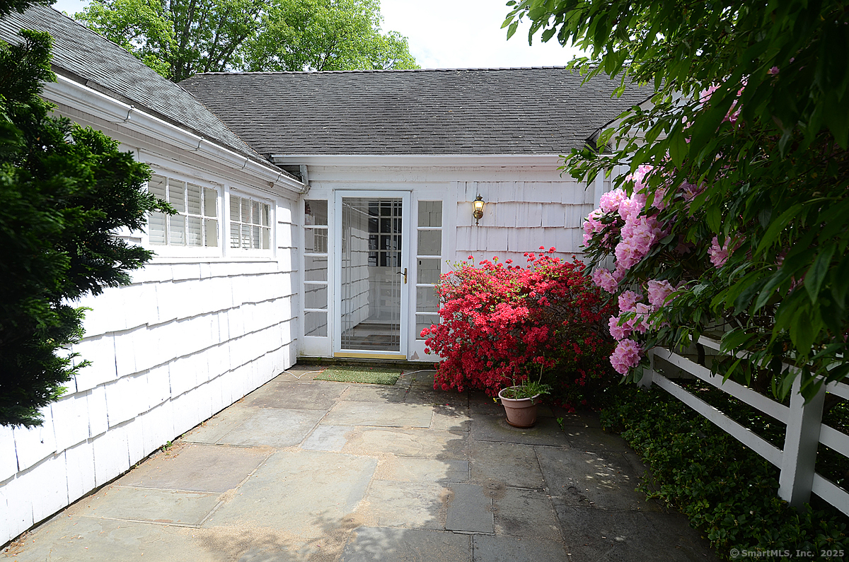 27 Rippowam, New Canaan, Connecticut 06840