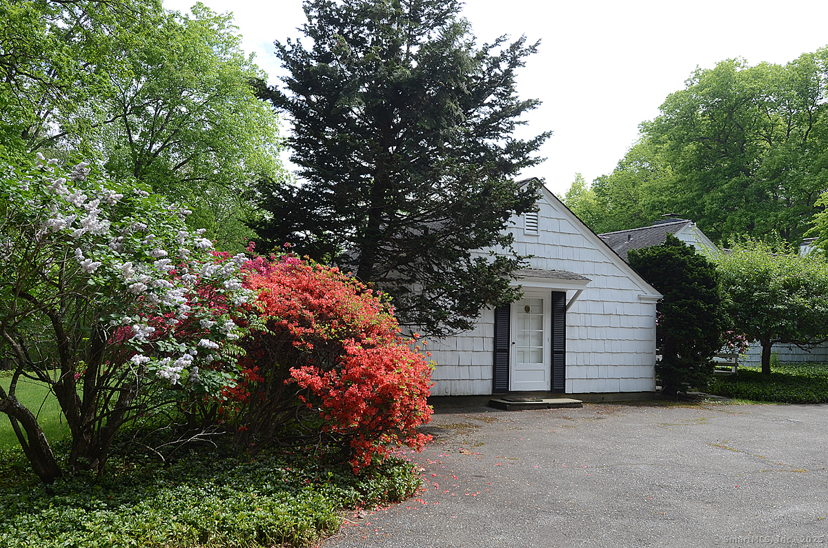 27 Rippowam, New Canaan, Connecticut 06840