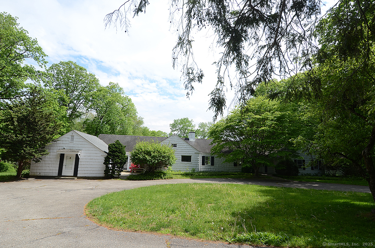 27 Rippowam, New Canaan, Connecticut 06840