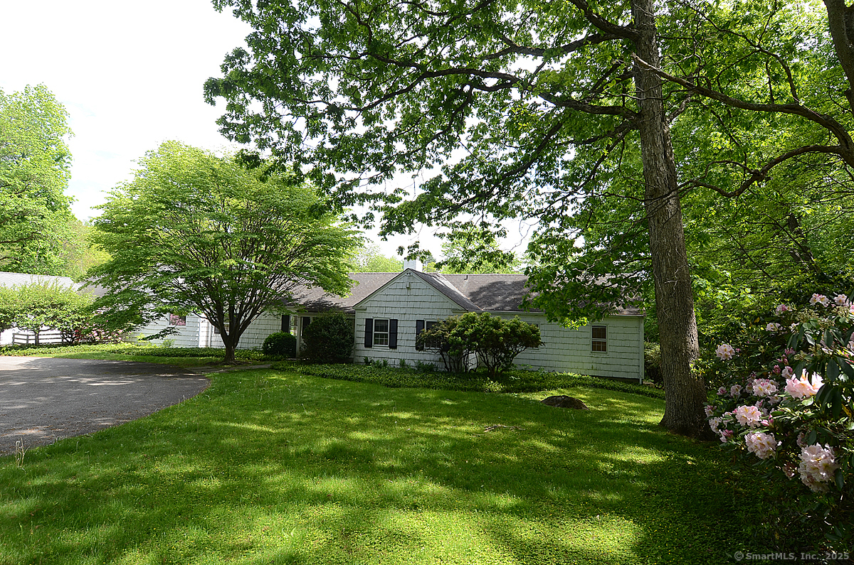 27 Rippowam, New Canaan, Connecticut 06840