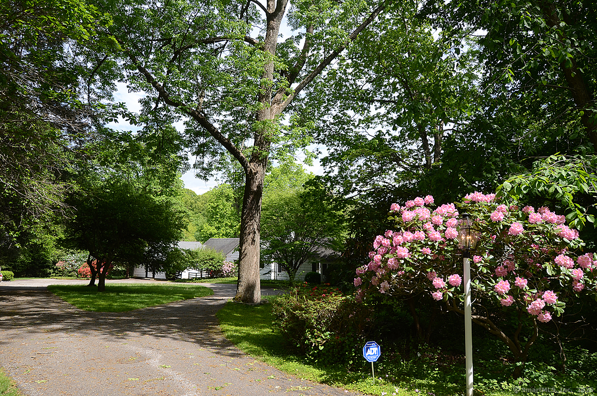 27 Rippowam, New Canaan, Connecticut 06840