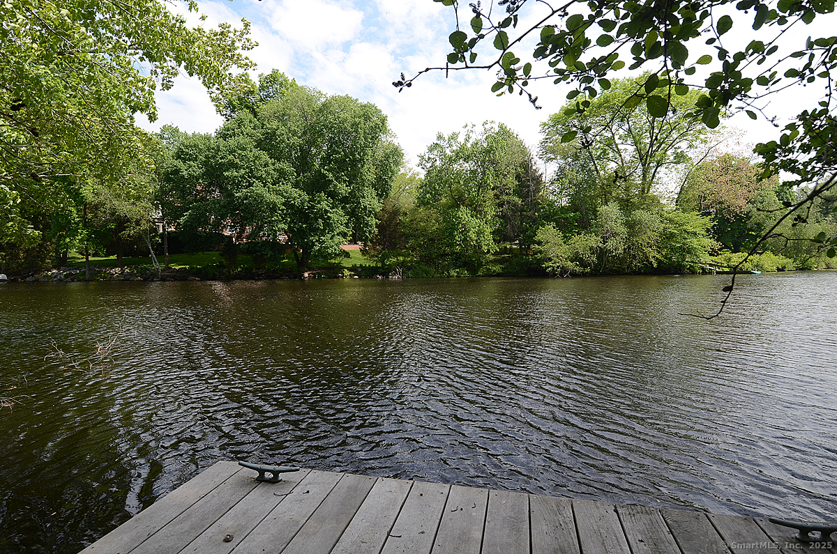 27 Rippowam, New Canaan, Connecticut 06840